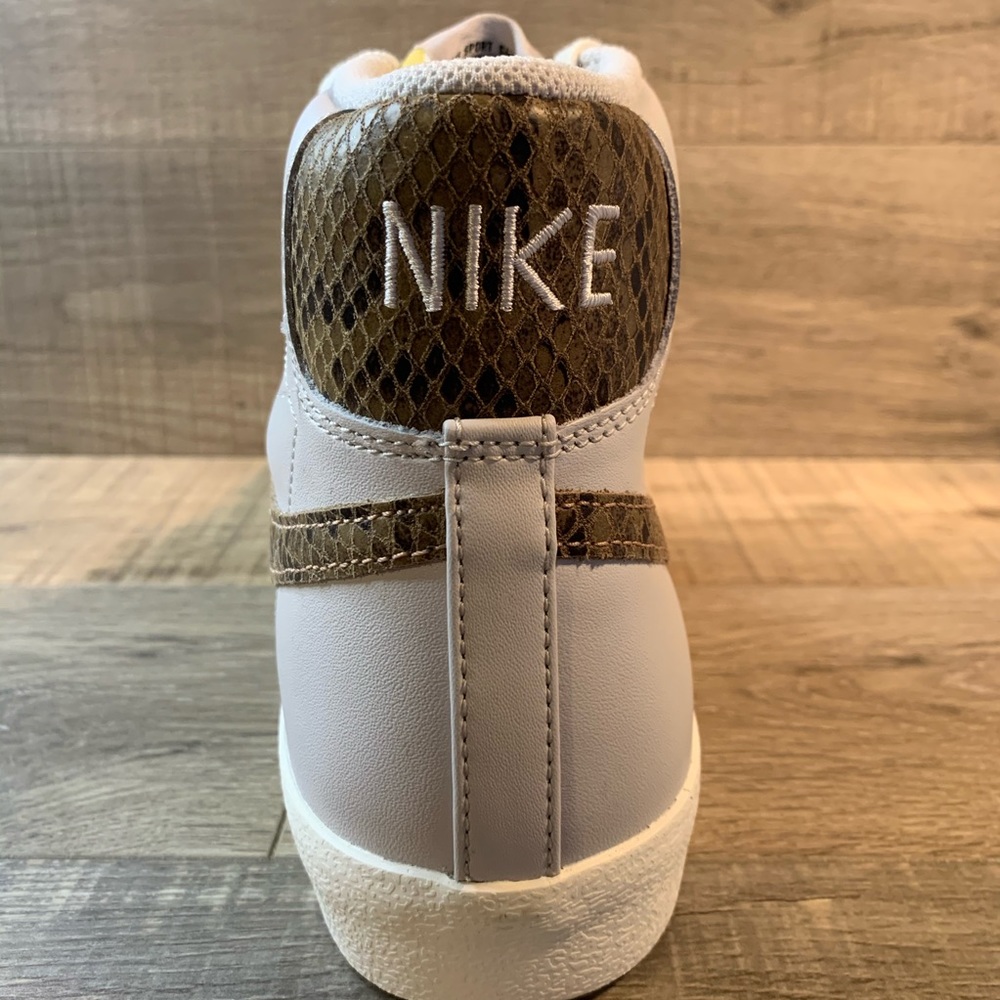 Nike Blazer Mid ‘77 Vintage Grey Reptile - Picture 4 of 6